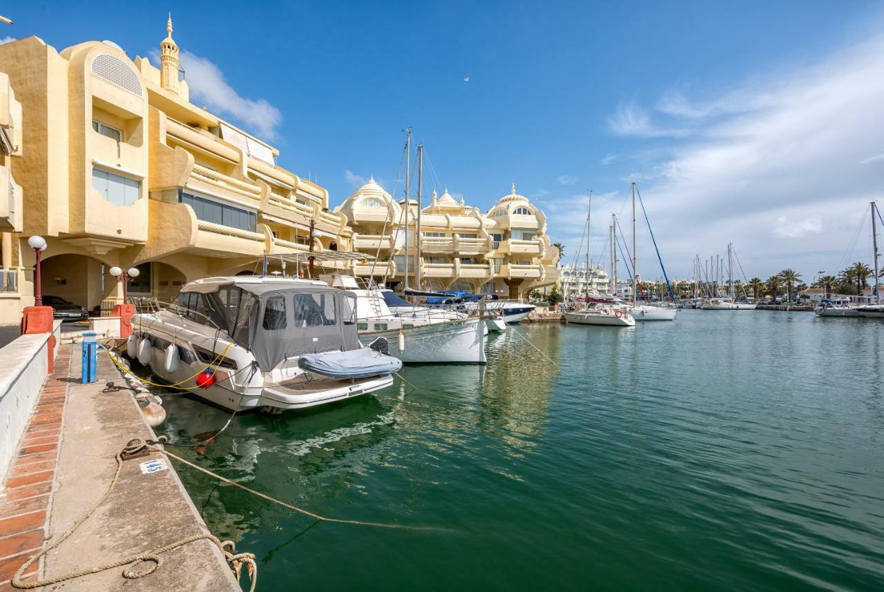 Appartement Wintowinrentals Luxury And Sea View Inside Puerto Marina