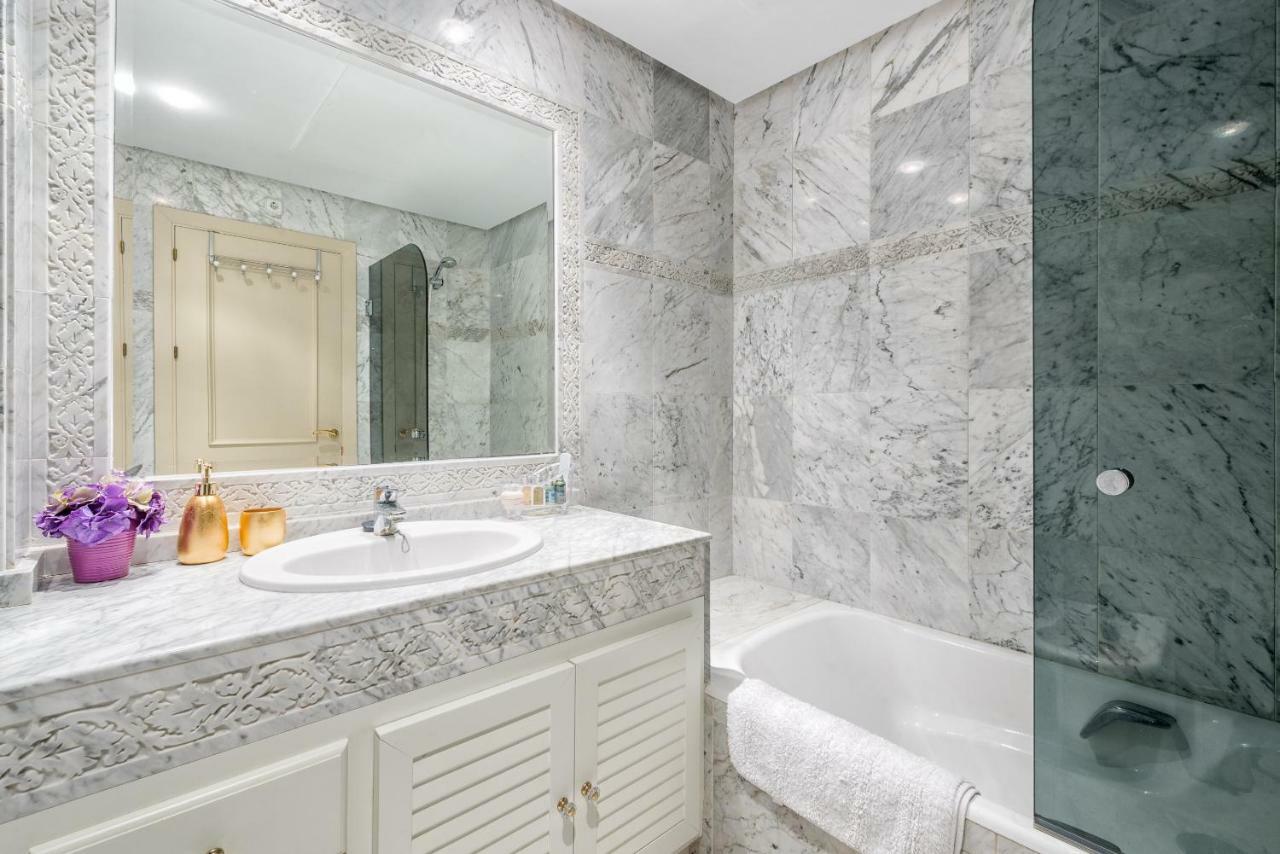 Wintowinrentals Luxury And Sea View Inside Puerto Marina Appartement *