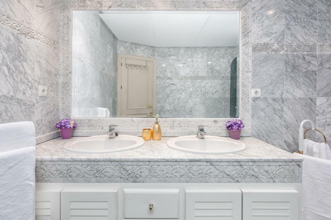 Appartement Wintowinrentals Luxury And Sea View Inside Puerto Marina